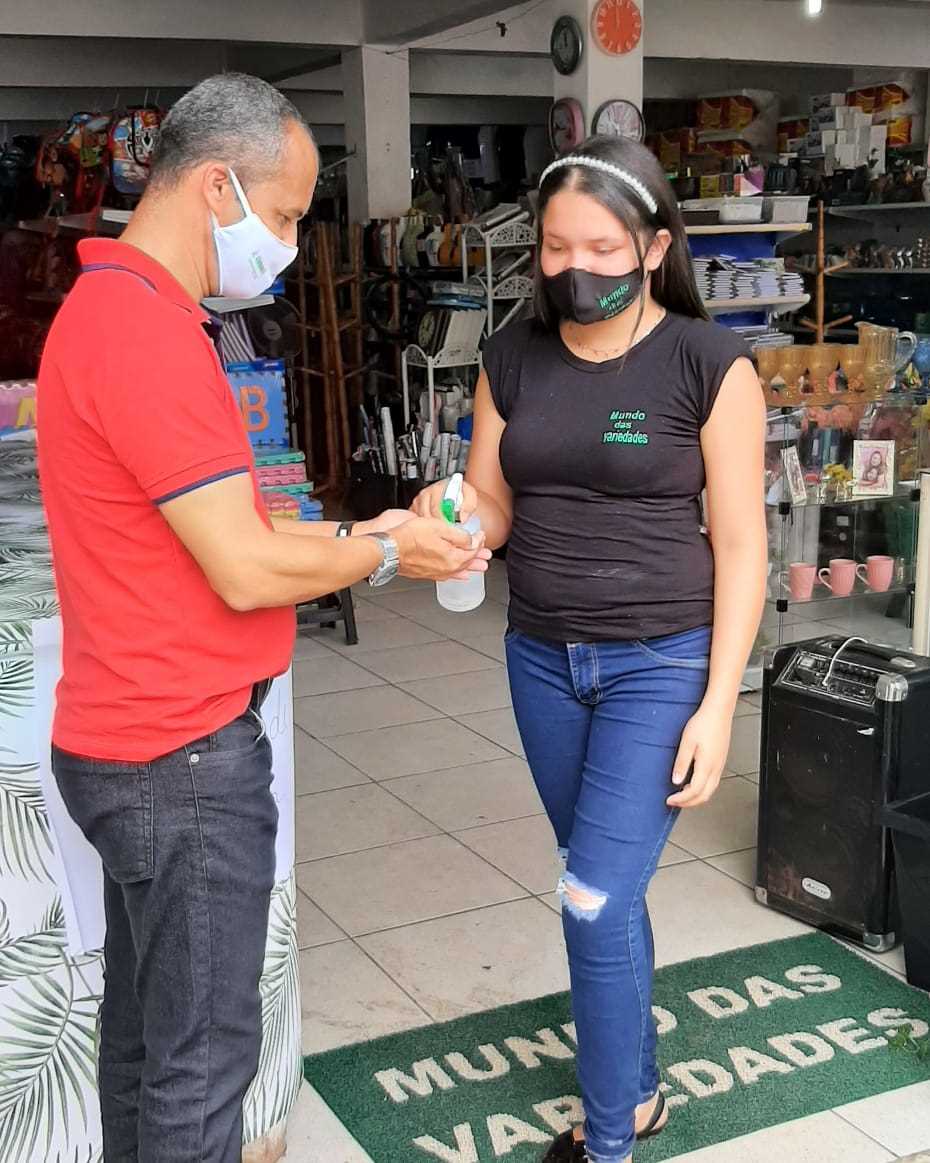 Camacã: Prefeito Paulo do Gás vai ao centro da cidade e visita os comerciantes 
